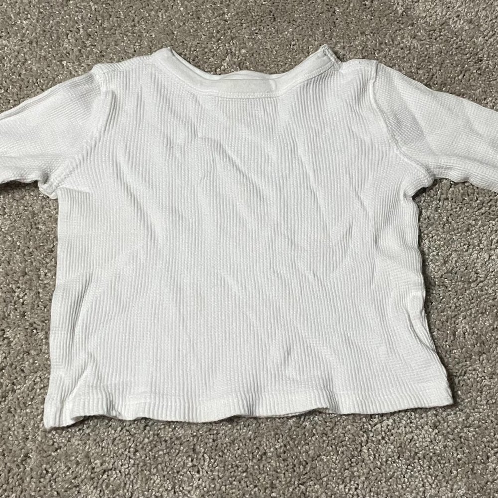 White Old Navy Long Sleeve Honeycomb shirt Size 2T